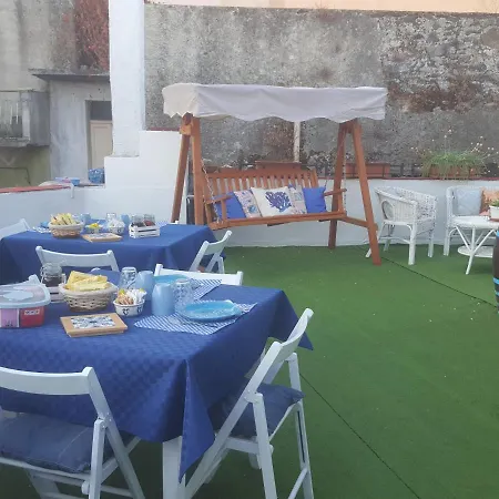 Partaitria Oda ve Kahvaltı 3*